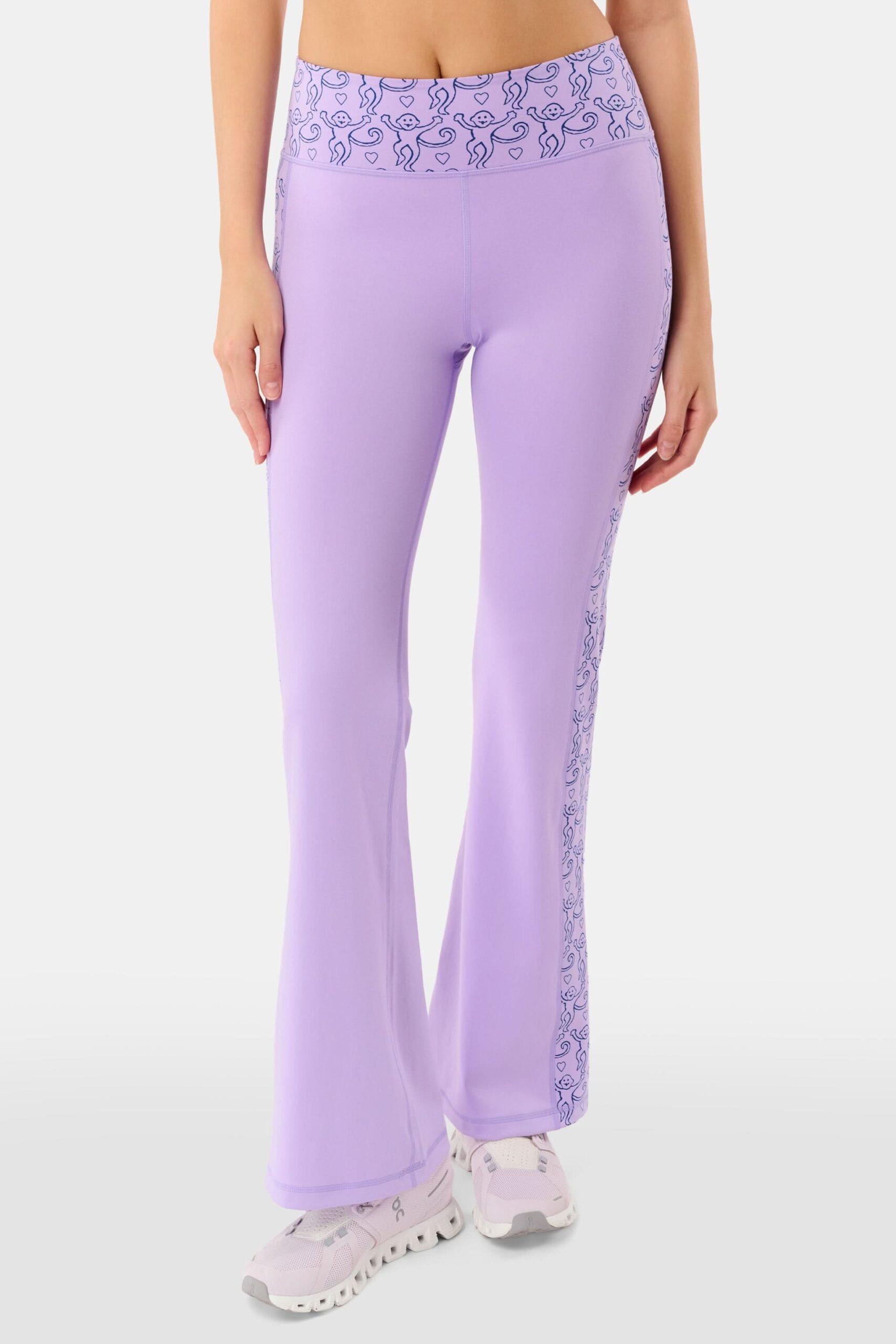 22_WMN-LOVELY-MONKEY-ALLY-FLARED-LEGGINGS-LAVENDER-ROLLER-RABBIT_1181